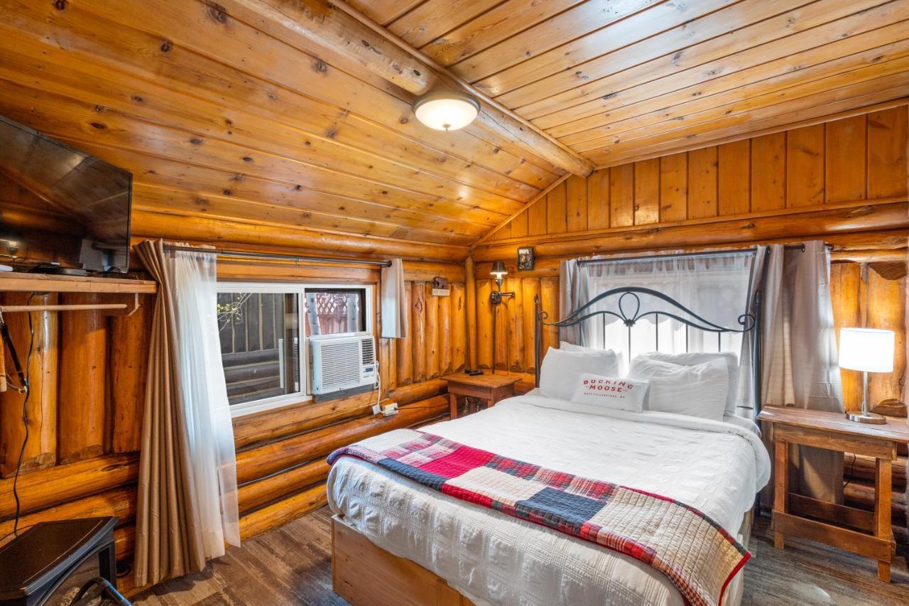 Hotel The Bucking Moose West Yellowstone Exterior foto