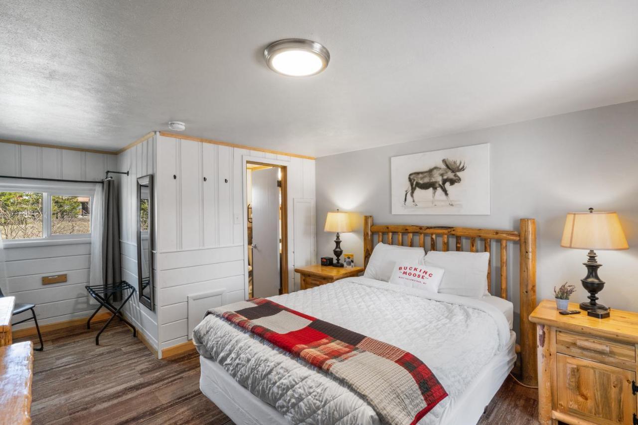 Hotel The Bucking Moose West Yellowstone Exterior foto