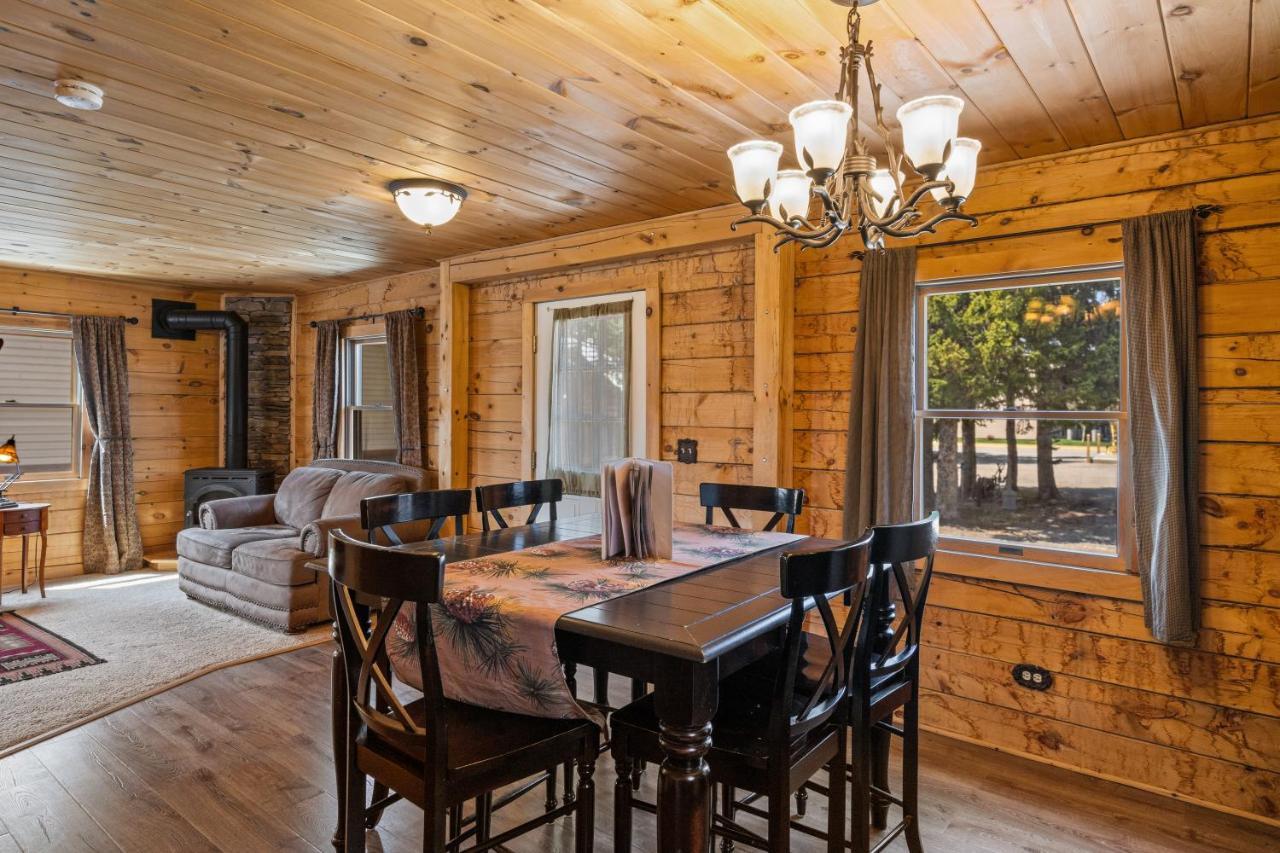 Hotel The Bucking Moose West Yellowstone Exterior foto