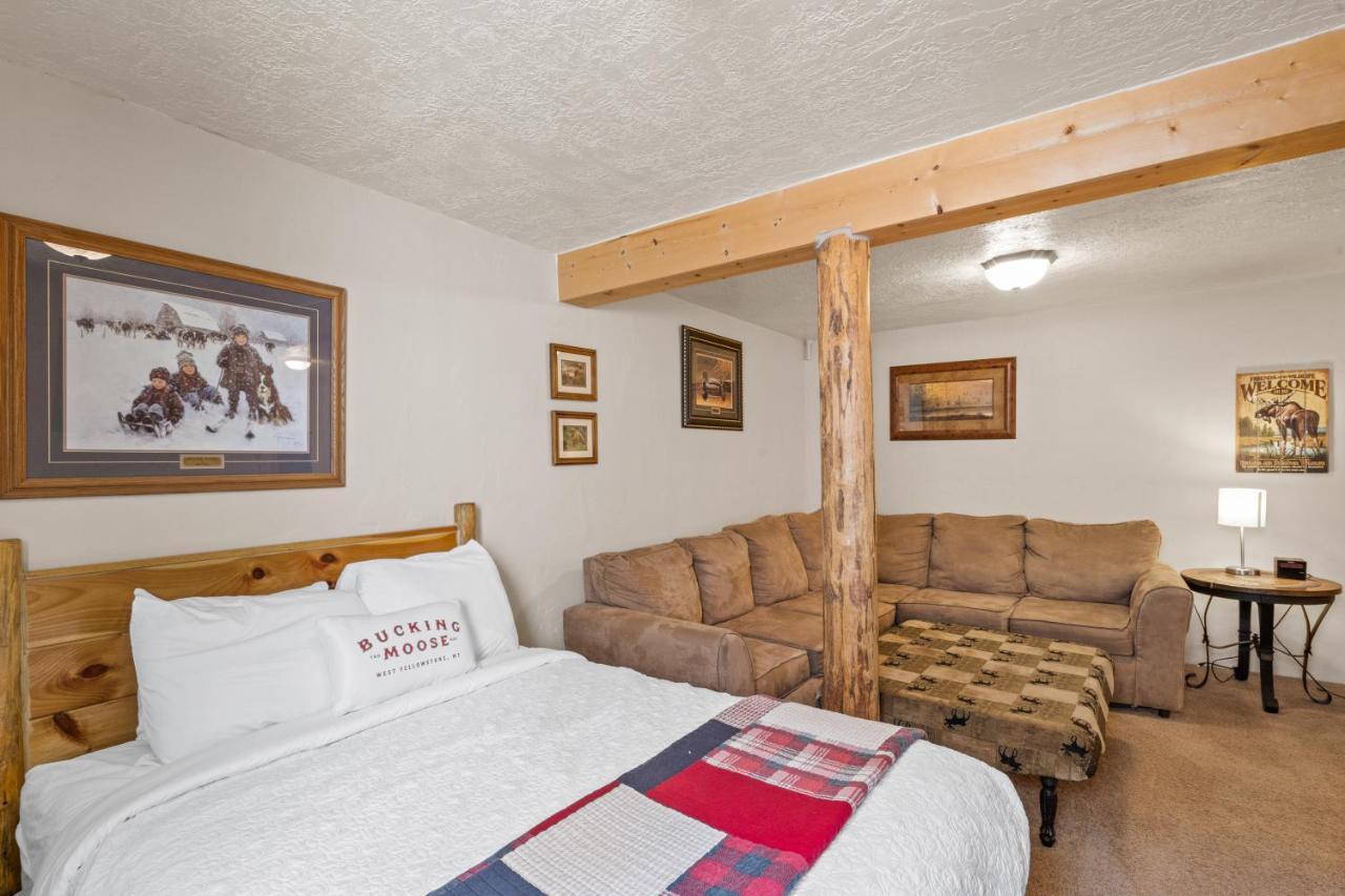 Hotel The Bucking Moose West Yellowstone Exterior foto