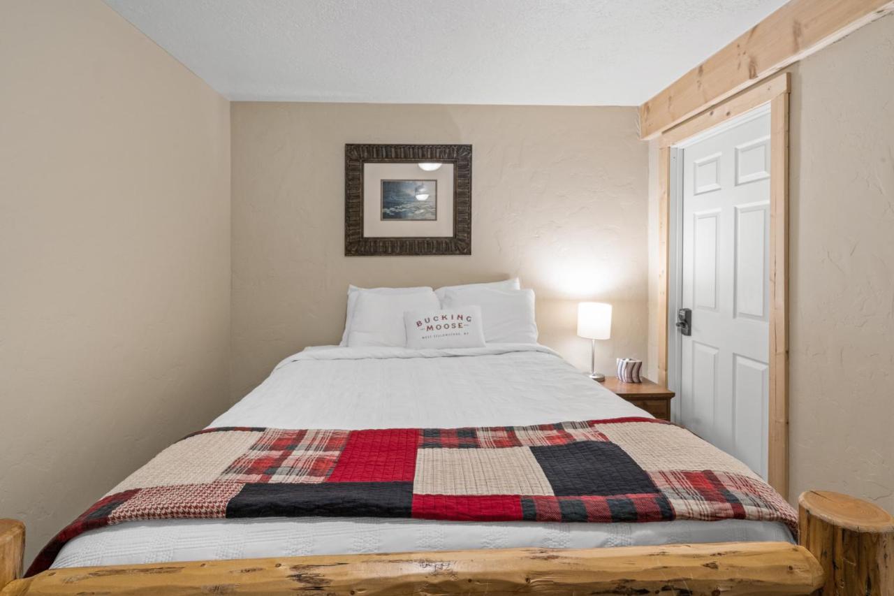 Hotel The Bucking Moose West Yellowstone Exterior foto