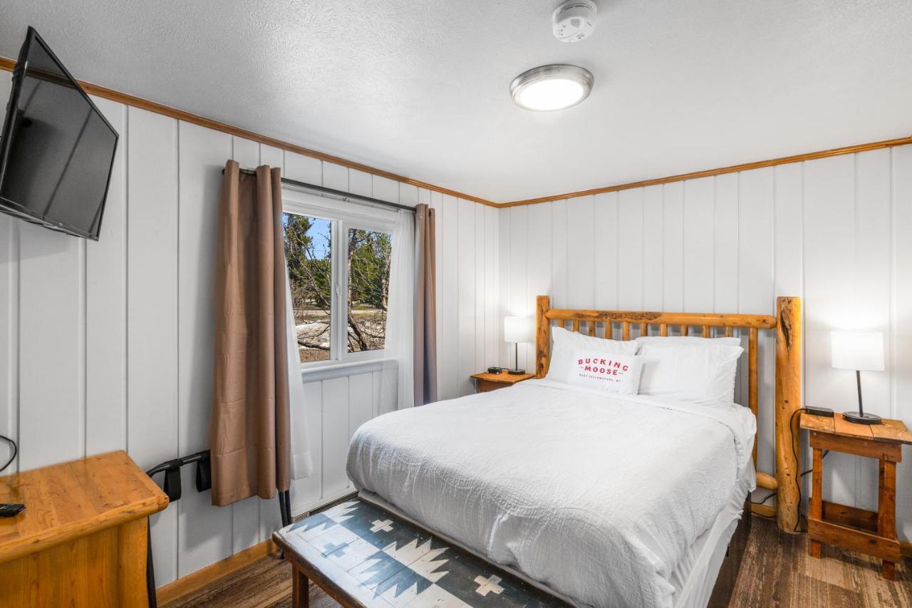 Hotel The Bucking Moose West Yellowstone Exterior foto