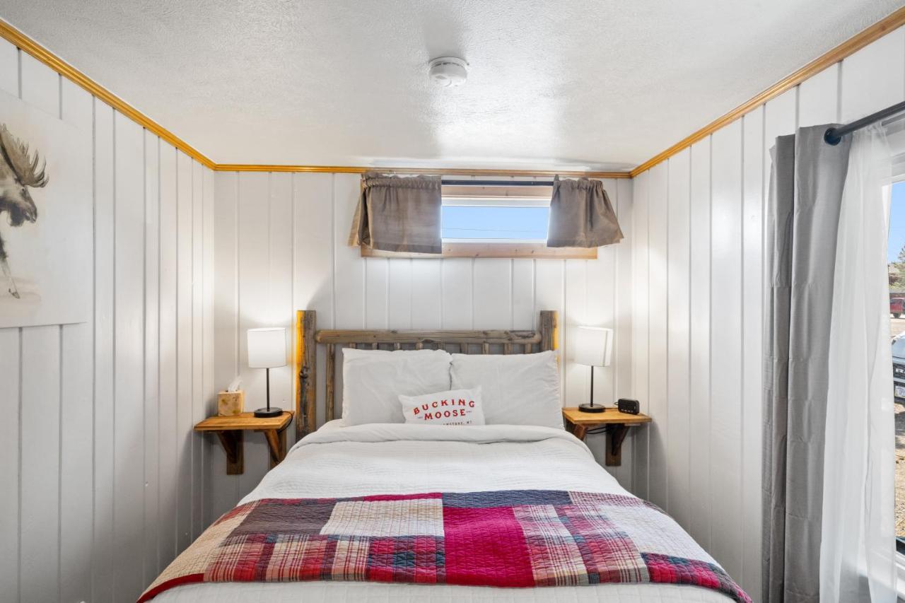 Hotel The Bucking Moose West Yellowstone Exterior foto