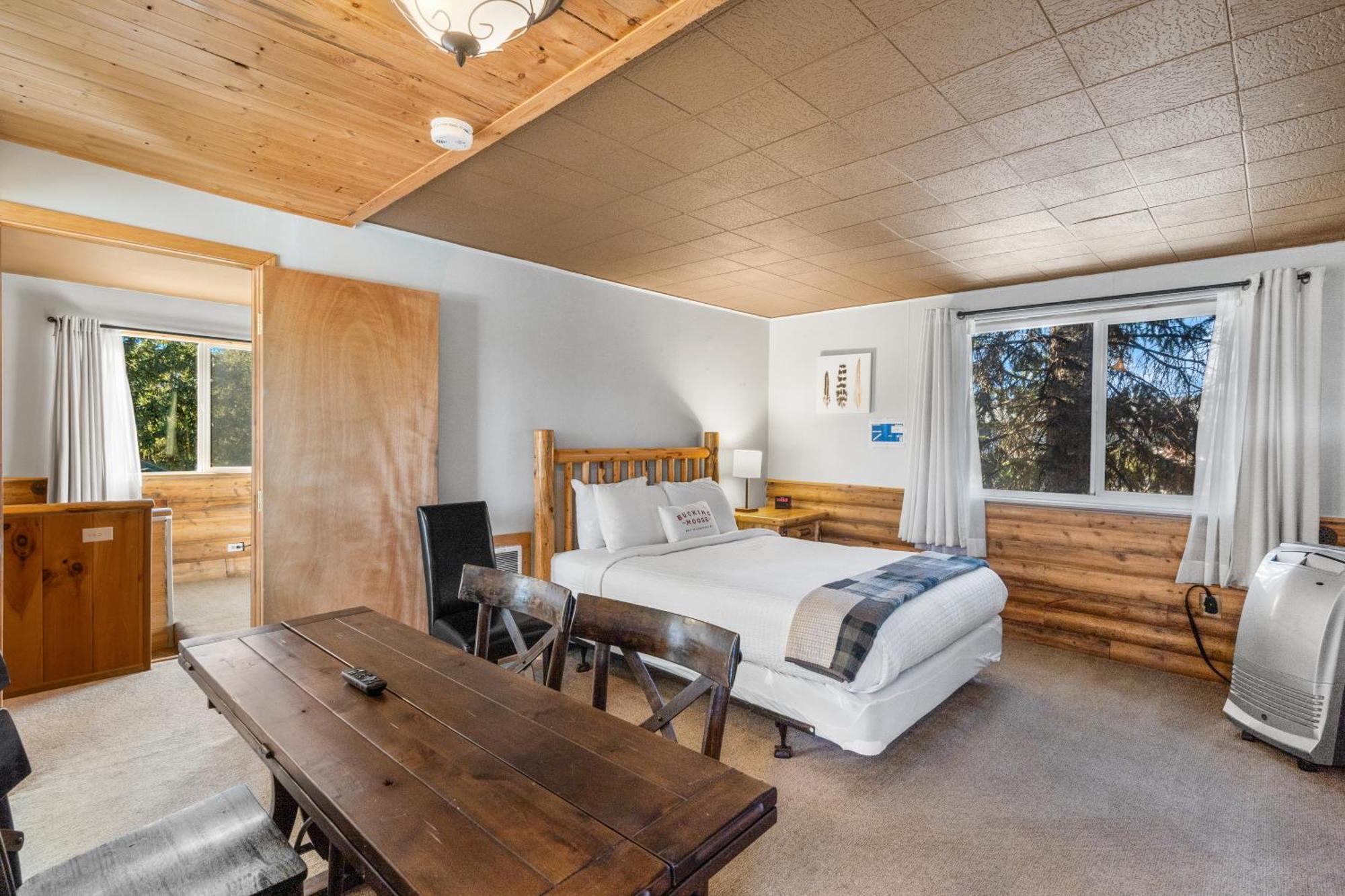 Hotel The Bucking Moose West Yellowstone Exterior foto