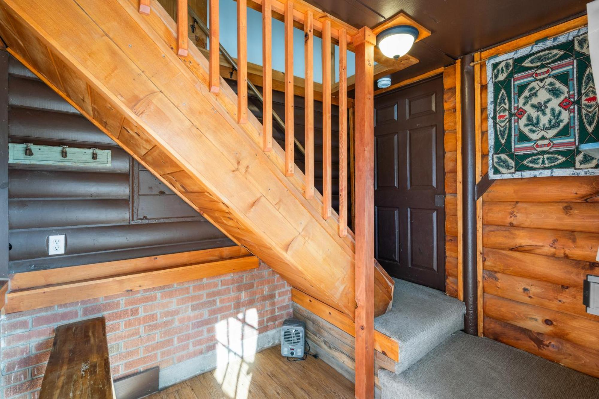 Hotel The Bucking Moose West Yellowstone Exterior foto
