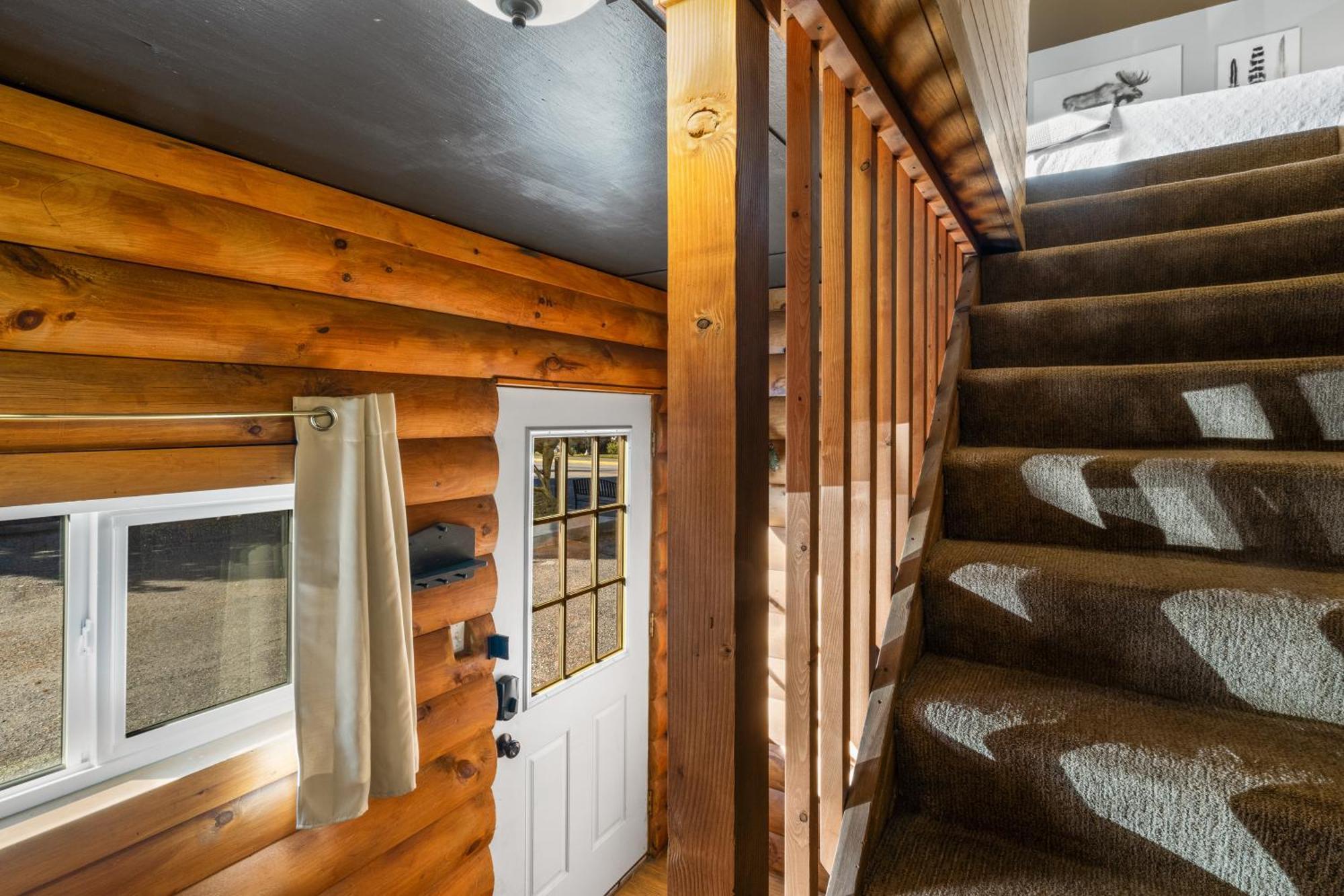 Hotel The Bucking Moose West Yellowstone Exterior foto