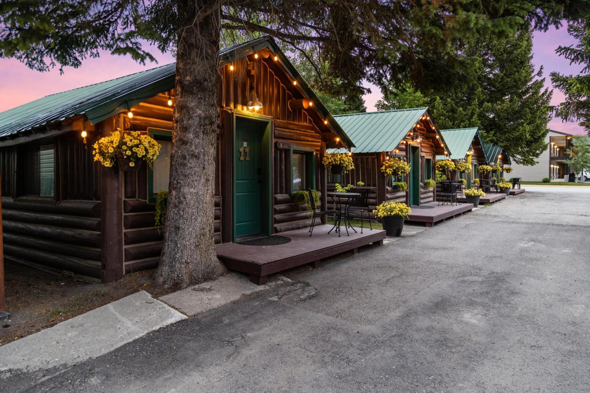 Hotel The Bucking Moose West Yellowstone Exterior foto