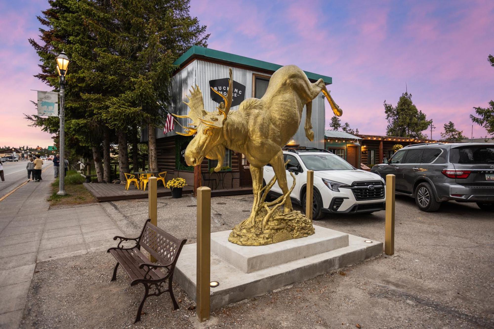 Hotel The Bucking Moose West Yellowstone Exterior foto
