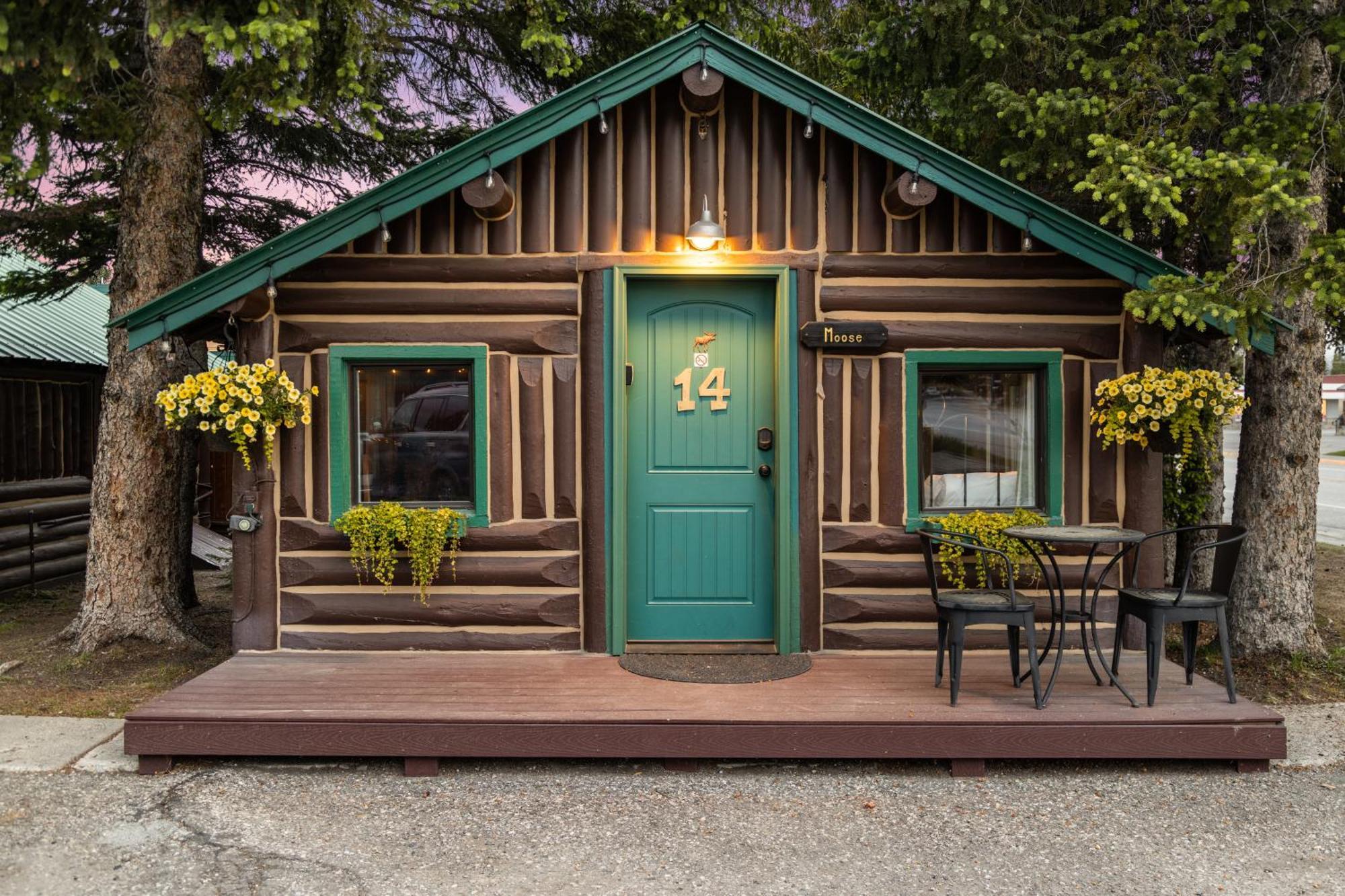 Hotel The Bucking Moose West Yellowstone Exterior foto