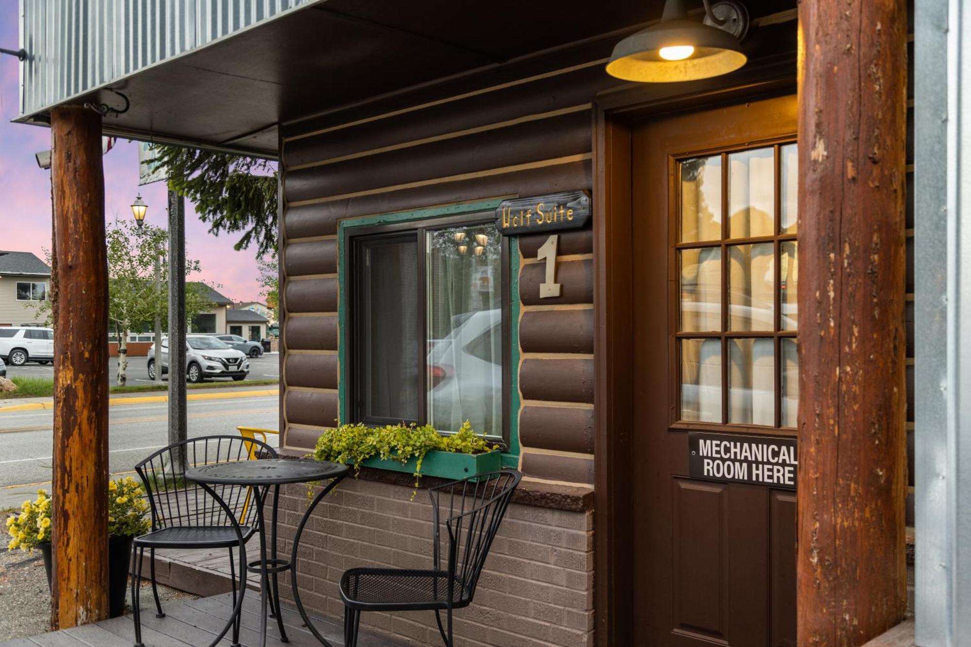Hotel The Bucking Moose West Yellowstone Exterior foto