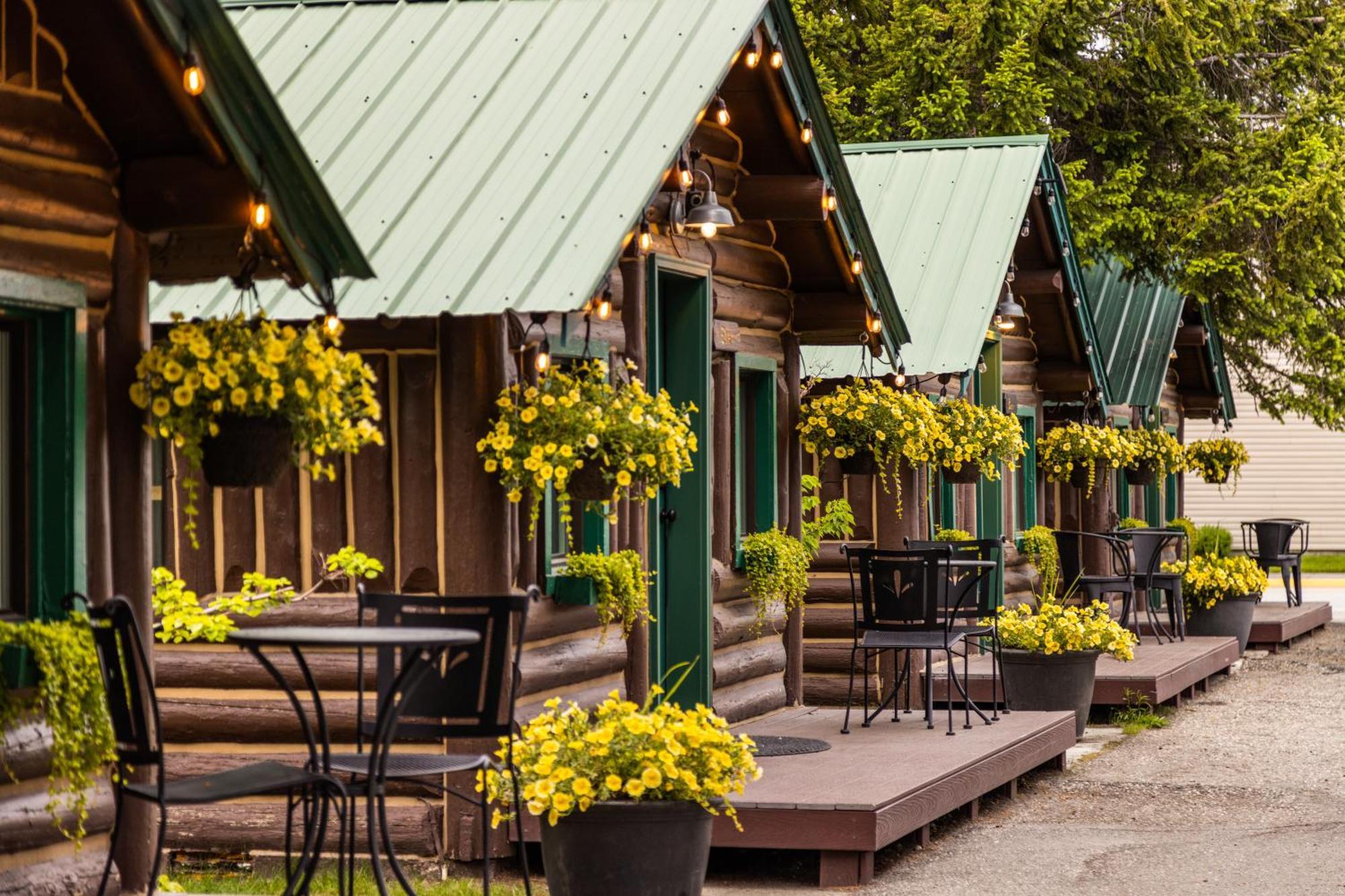 Hotel The Bucking Moose West Yellowstone Exterior foto